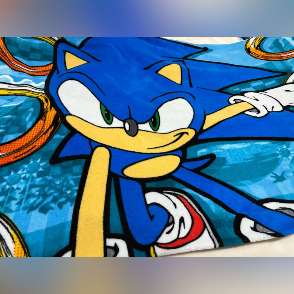 Sonic XL fleece blanket